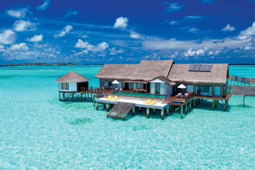 luxury hotels in Kaafu Atoll