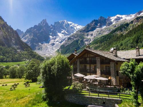 luxury hotels in Chamonix Valley