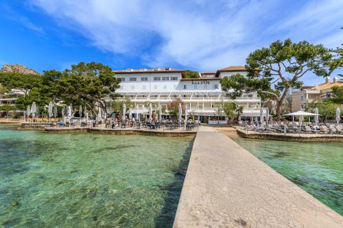 luxury hotels in Cala De Sant Vicent