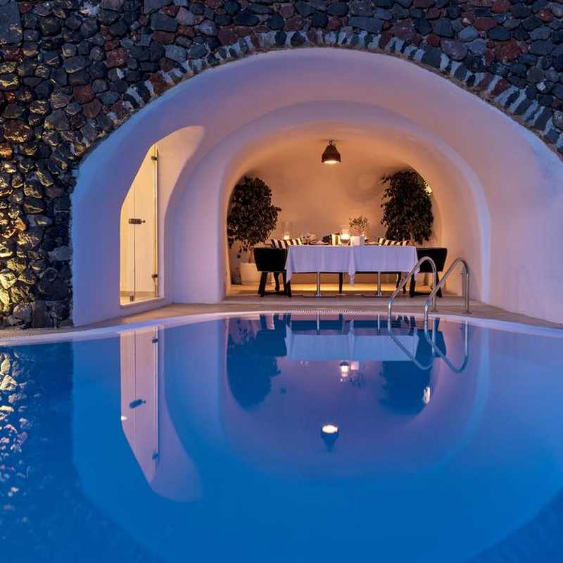 luxury hotels in Santorini