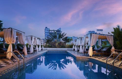 luxury hotels in Phnom Penh