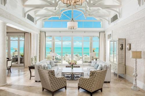 luxury hotels in Grace Bay