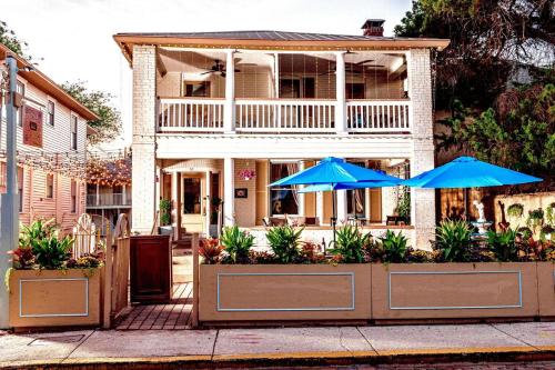 Inn on Charlotte Boutique Hotel
