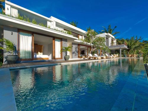 luxury hotels in Senggigi