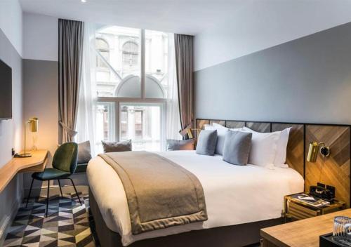 luxury hotels in Charing Cross