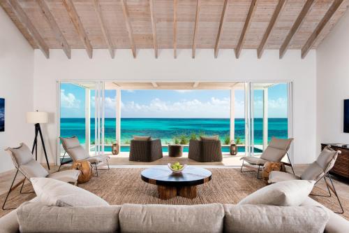 luxury hotels in Grace Bay