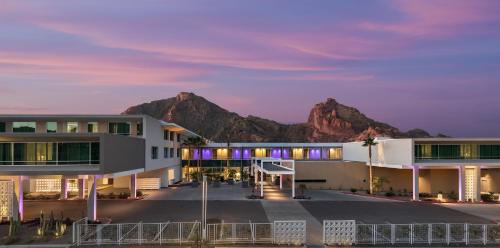 luxury hotels in Phoenix Area