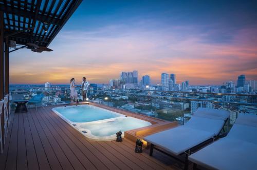 luxury hotels in Phnom Penh