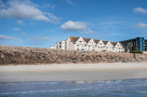 luxury hotels in Emeraude Coast