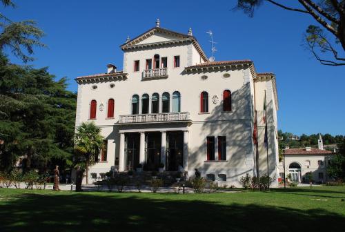 luxury hotels in Treviso Area