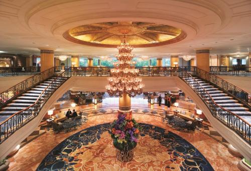 luxury hotels in Manila