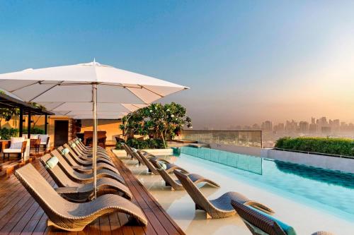 luxury hotels in Manila