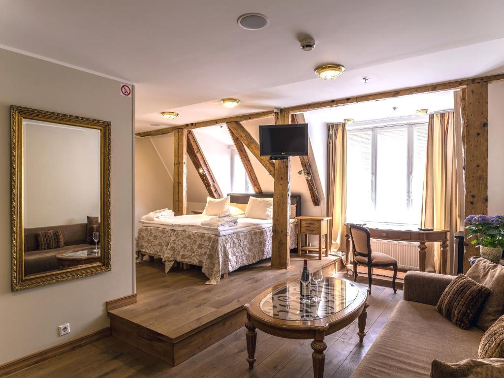 CRU Hotel