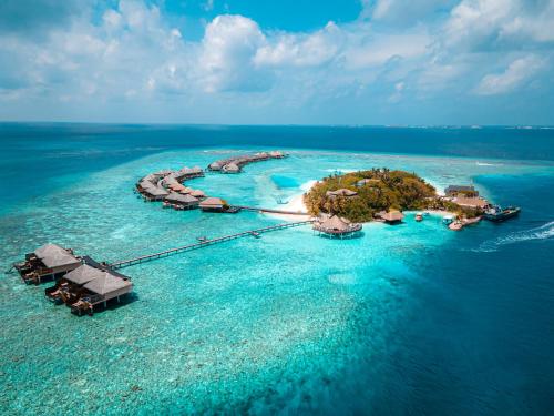 luxury hotels in Ari Atoll