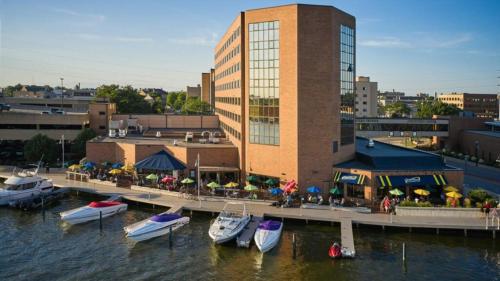 luxury hotels in Milwaukee