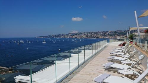 luxury hotels in Naples