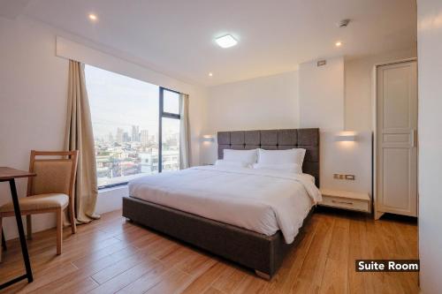 Heroes Hotel