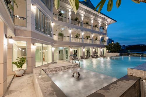 luxury hotels in Lat Krabang