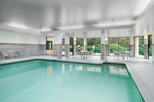 Courtyard by Marriott Manchester-Boston Regional Airport