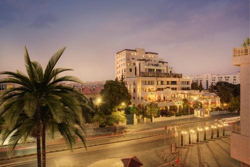 luxury hotels in Amman Governorate