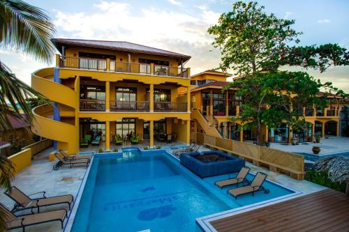 luxury hotels in San Ignacio