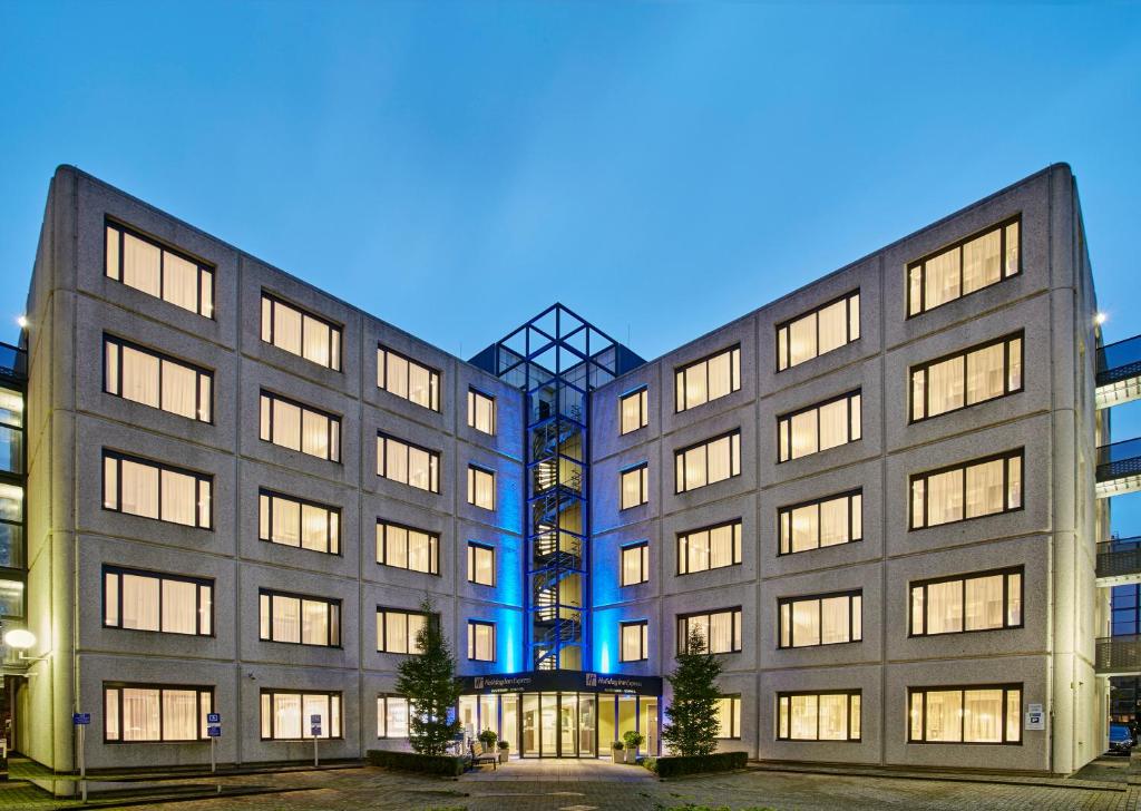 Holiday Inn Express Amsterdam - Schiphol by IHG