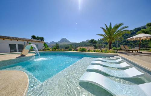 luxury hotels in Cala De Sant Vicent