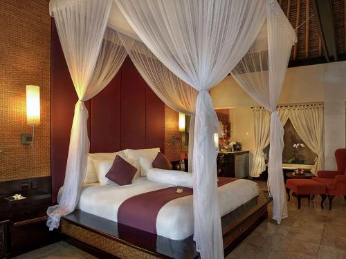 luxury hotels in Seminyak