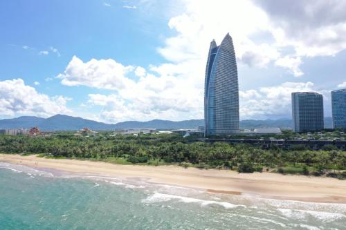 luxury hotels in Sanya