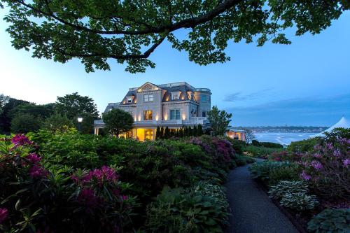 luxury hotels in Newport