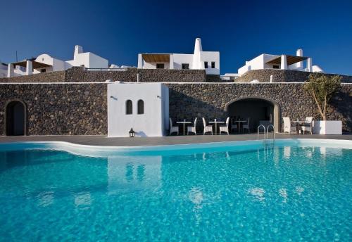 luxury hotels in Santorini Caldera