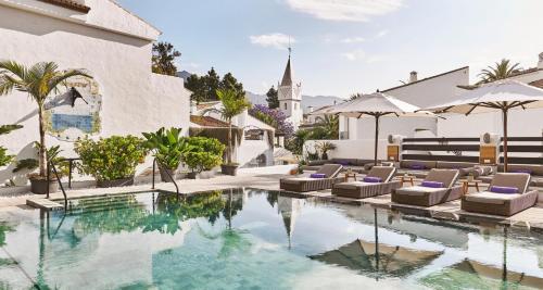 luxury hotels in Estepona