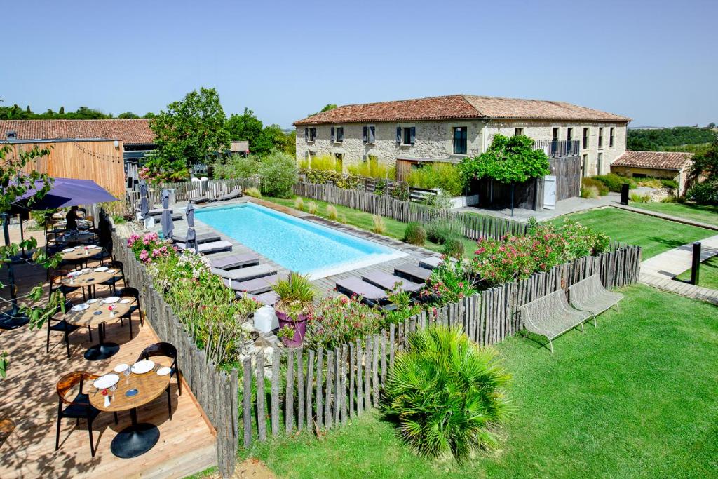 Le Domaine de Baulieu, Singuliers Hotels