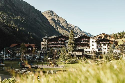 luxury hotels in Sankt Leonhard Im Pitztal