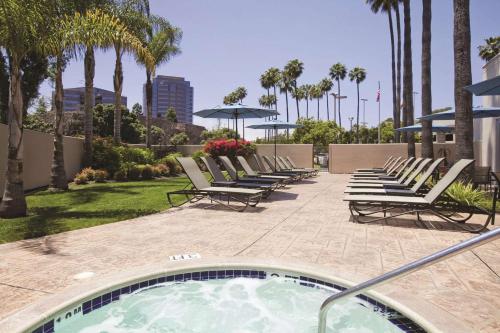 Embassy Suites by Hilton San Diego La Jolla
