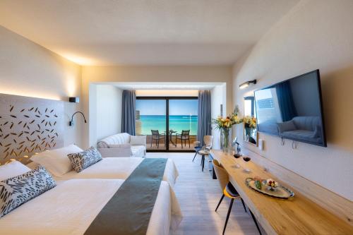 luxury hotels in Adelianos Kampos