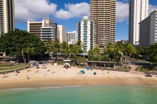 Waikiki Circle Hotel by Castle