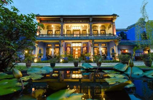 luxury hotels in George Town