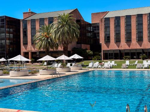 Sheraton Pilar Hotel & Convention Center