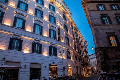 luxury hotels in Pantheon