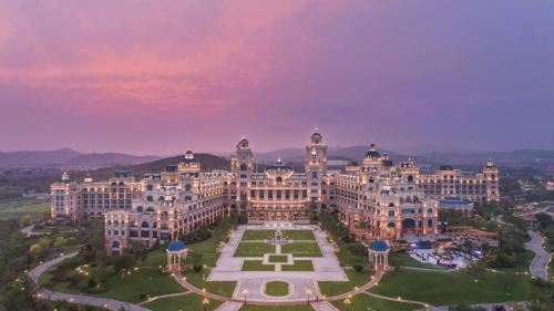 luxury hotels in Dalian