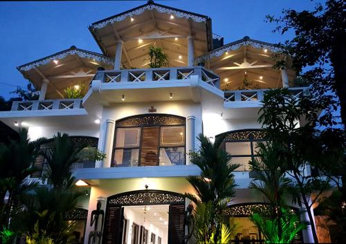 luxury hotels in Unawatuna