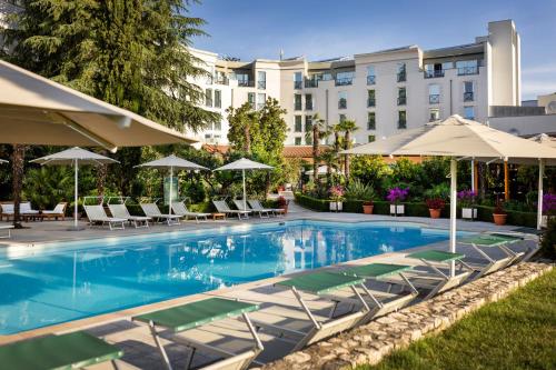 luxury hotels in Tirana Region