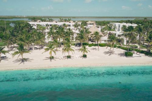 luxury hotels in Belize Province