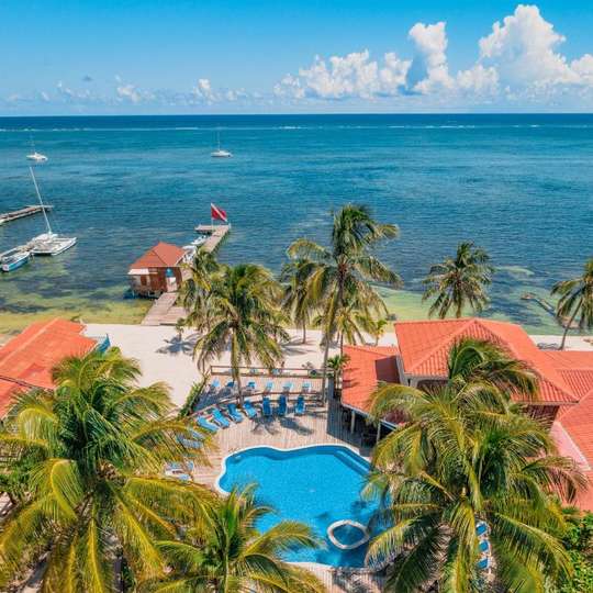 luxury hotels in Caye Caulker