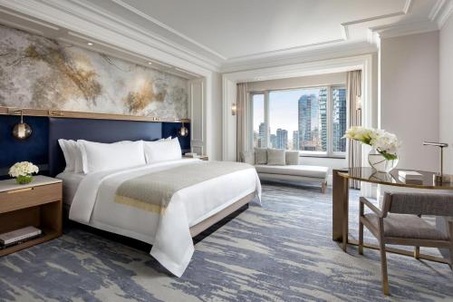 luxury hotels in Toronto