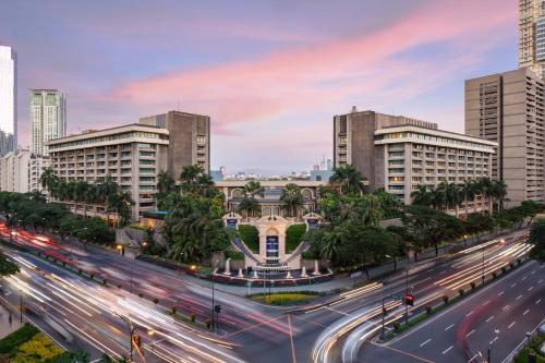 luxury hotels in Manila