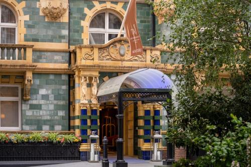 luxury hotels in Victoria