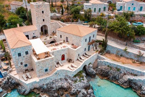 luxury hotels in Lakonia