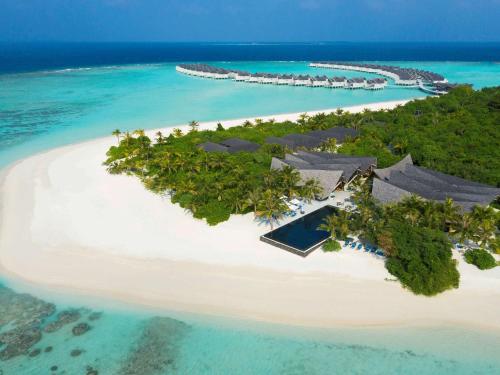 luxury hotels in Manadhoo